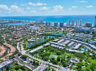 933 NE 24th Ave, Hallandale, FL 33009