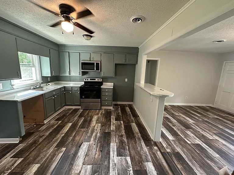 212 Ranchero Dr — Photo 2