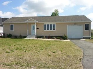 37 Judith St, Springfield, MA 01118