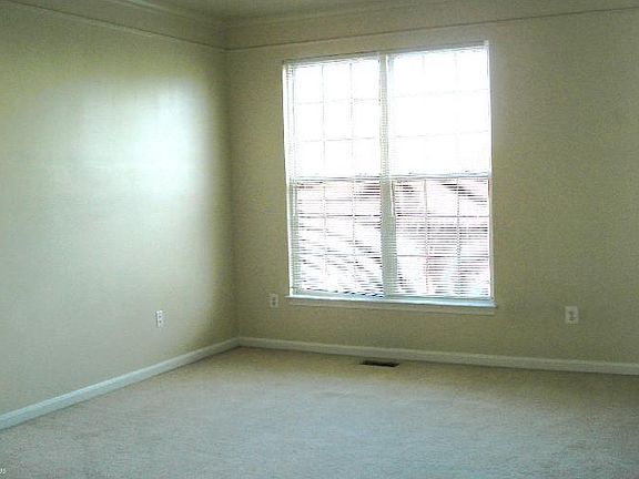 4th image of 2366 Woodland Pond Ln