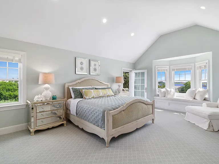 15 Hampton Close — Photo 10