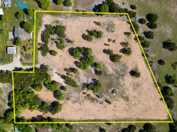 107 Armadillo Dr, Azle, TX 76020