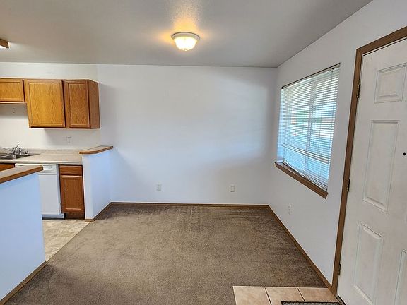 5th image of 1751 D St APT B
