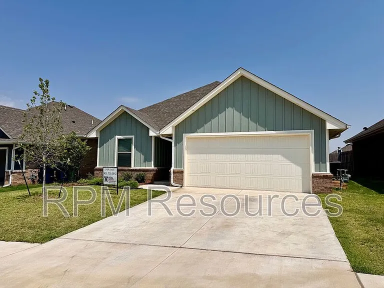 8401 NW 162nd St — Photo 2