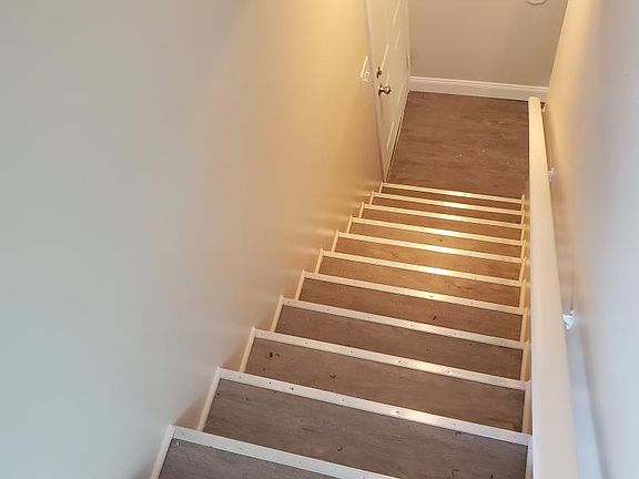 5th image of 7 Circle Dr #4