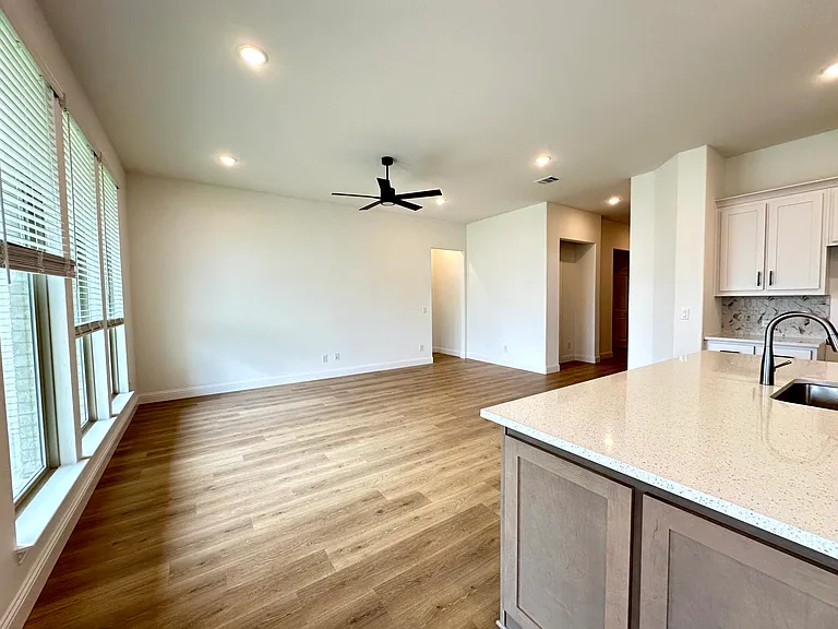 1704 Jaycreek Ct — Photo 12