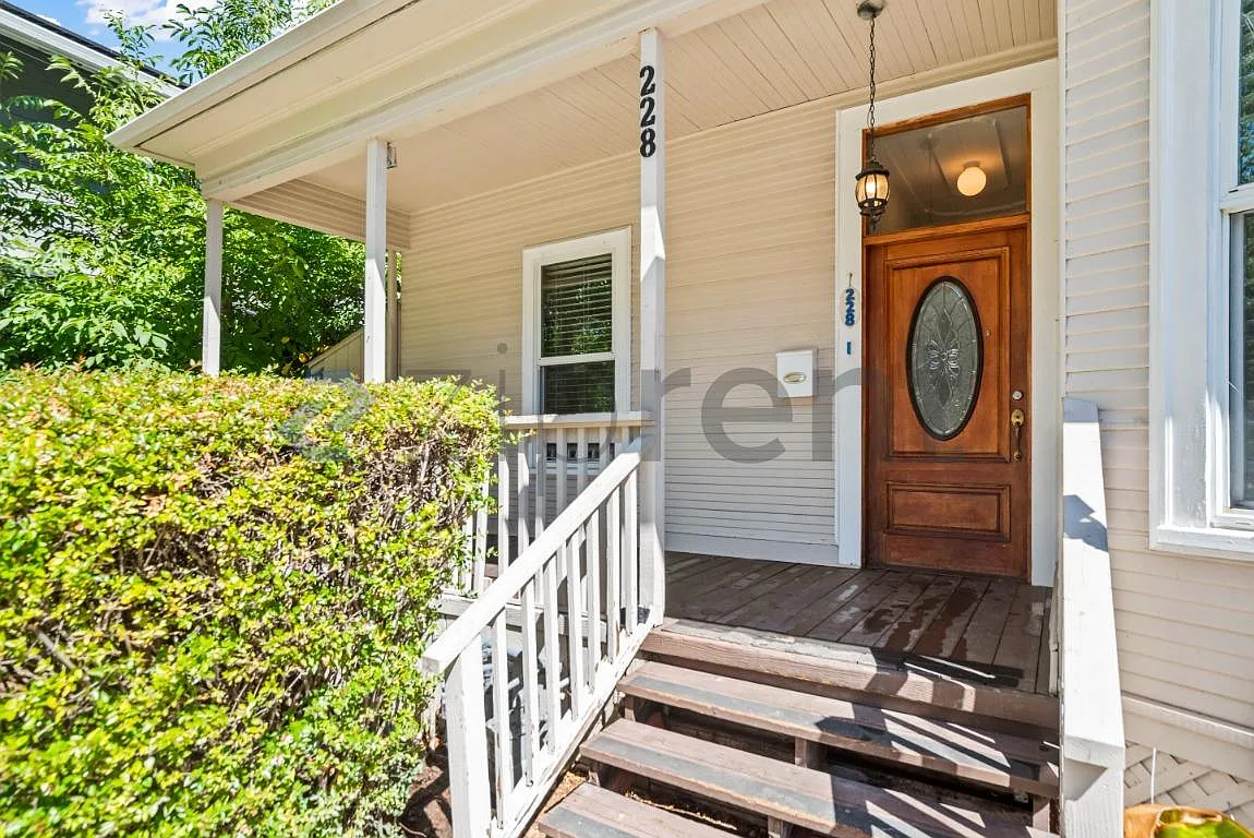 4 bed, 1600 sqft, $7,150 — Photo 3