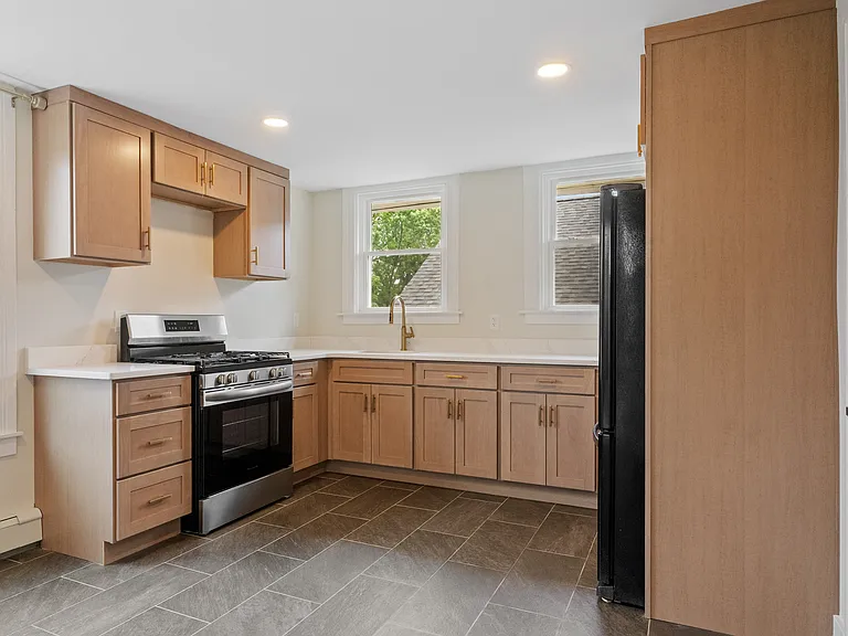 30 Wood St #30 — Photo 2