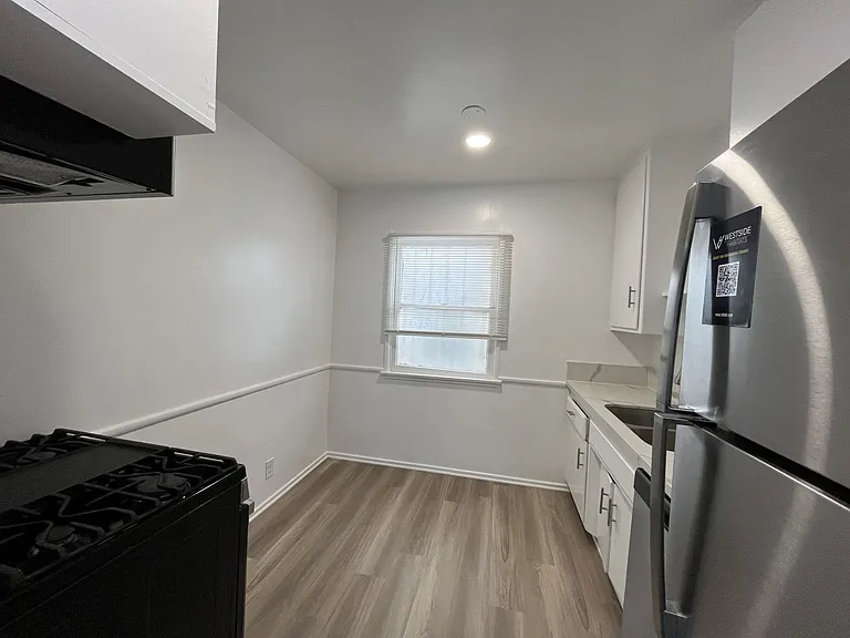 7044 Lanewood Ave — Photo 8