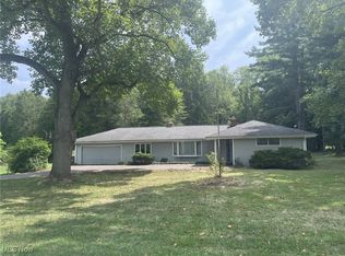 6735 Hathaway Rd, Valley View, OH 44125