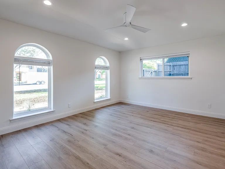 3772 Weeburn Dr — Photo 32