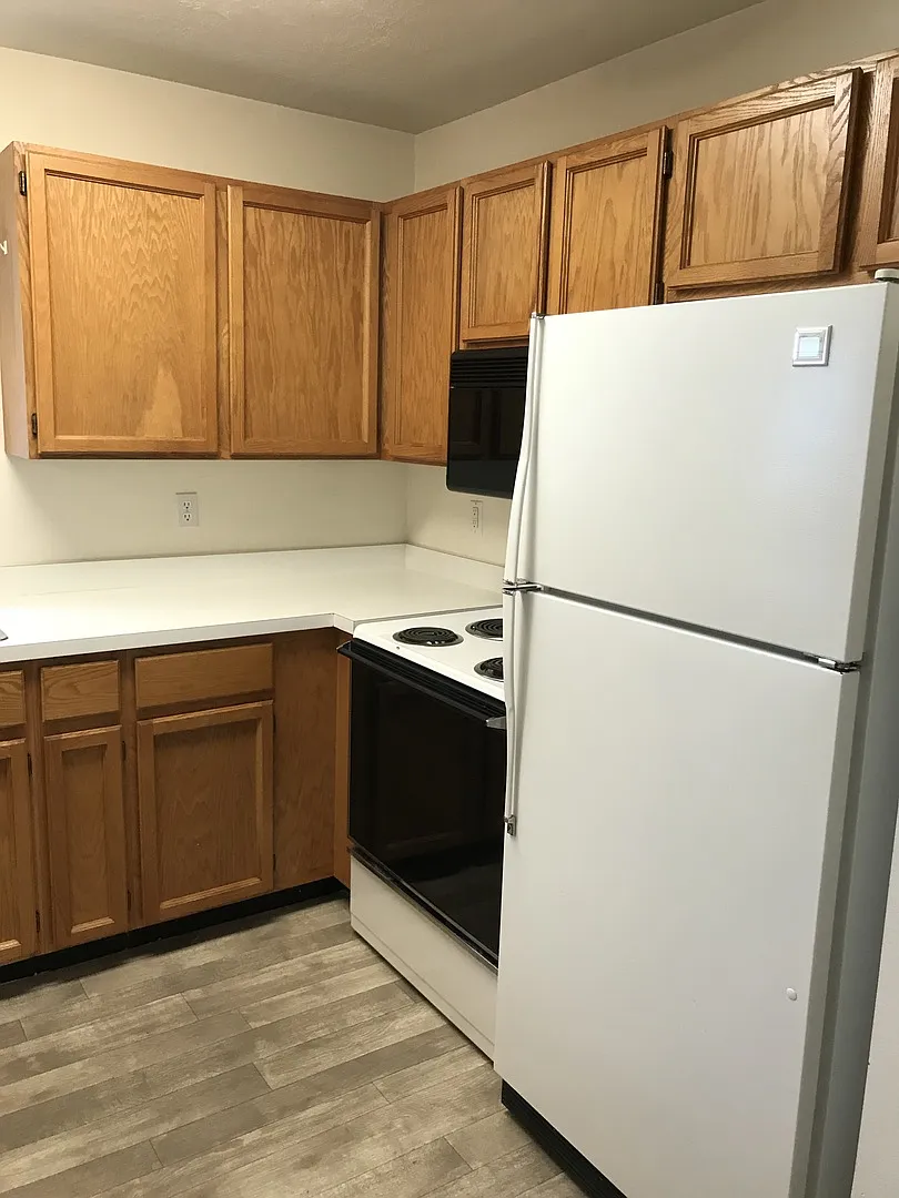 Holdaway — Photo 4