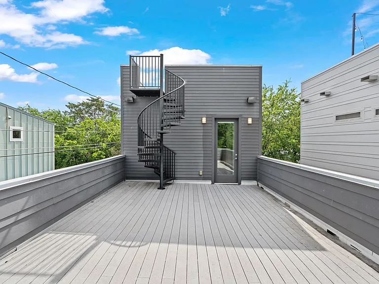 3010 E 18th 1/2 St #B — Photo 20