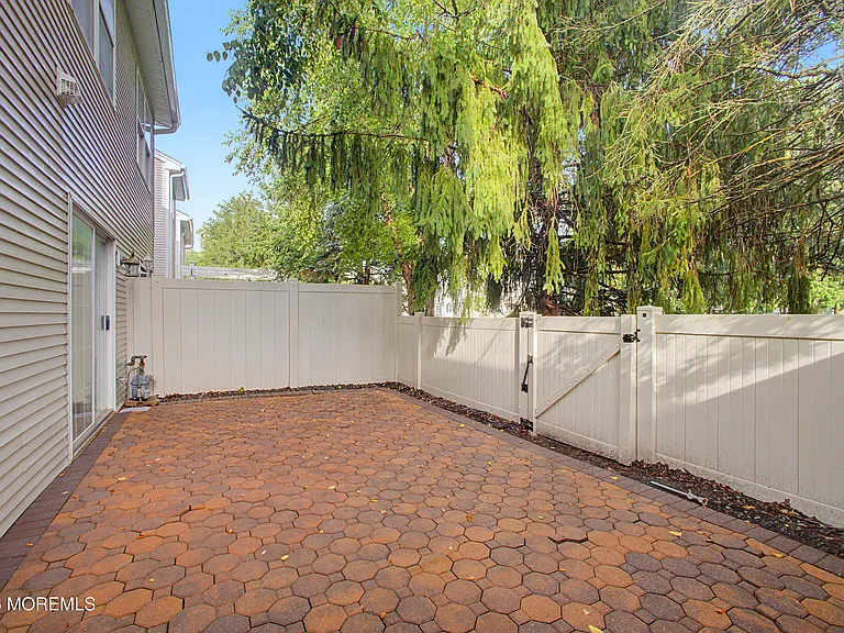 77 Picket Pl — Photo 27