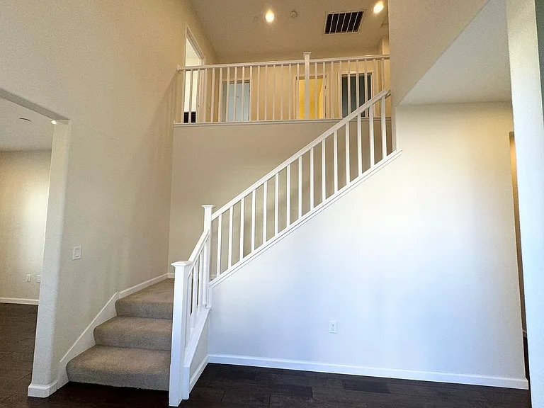 3508 Corsica Ct — Photo 9