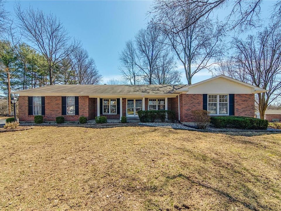 1st image of 9806 Chatsworth Dr