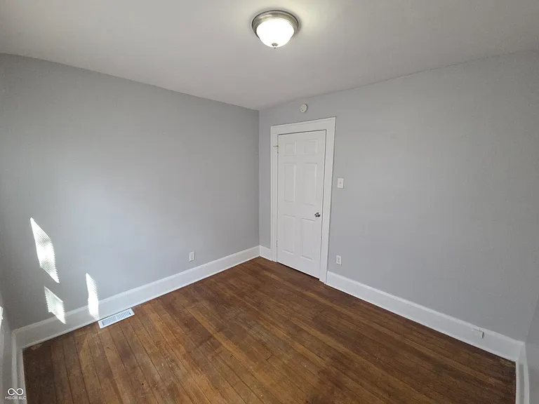 1339 Lee St — Photo 11