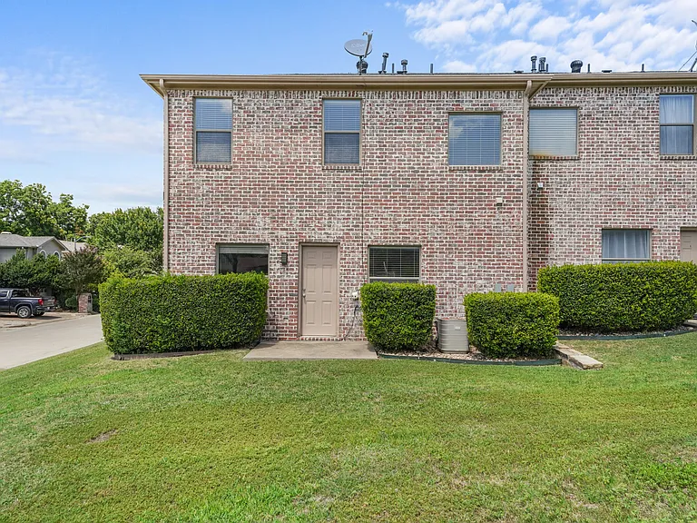 511 Mariner Dr — Photo 31