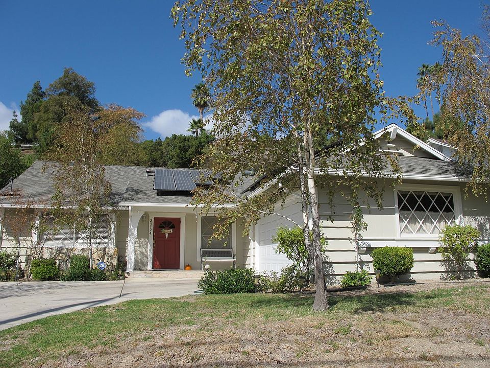 1st image of 23324 Balmoral Ln
