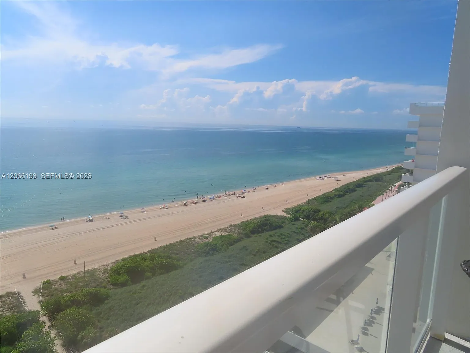 Arlen Beach Condo — Photo 4