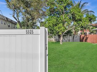 5925 Liberty St, Hollywood, FL 33021