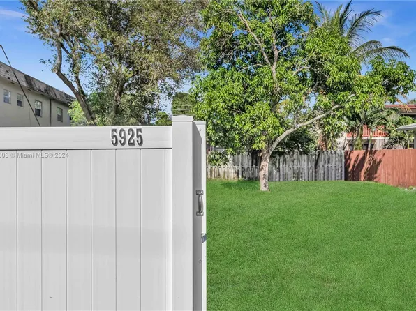 5925 Liberty St, Hollywood, FL 33021