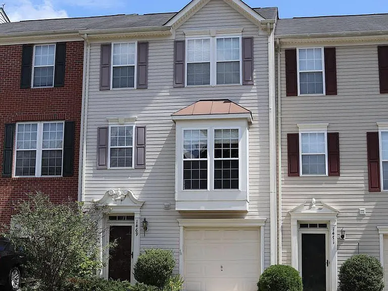 1469 Fawn Hollow Ln — Photo 1