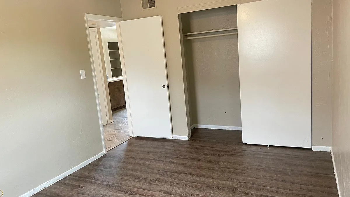 Building Photo - 1717 Dixon Blvd #91