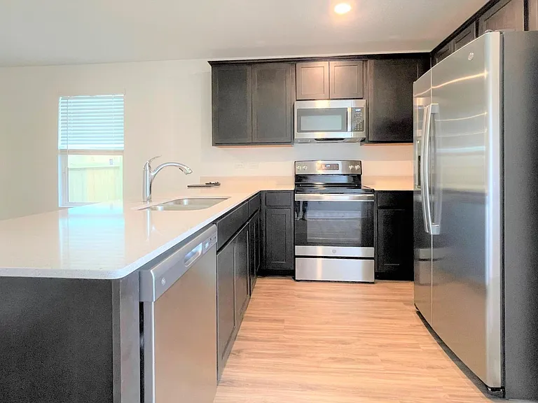 1134 Smallmouth Rd — Photo 2