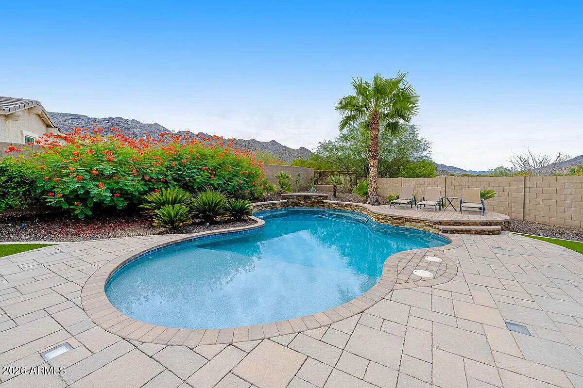 4 bed, 3.0 bath, 3160 sqft, $2,800 — Photo 1