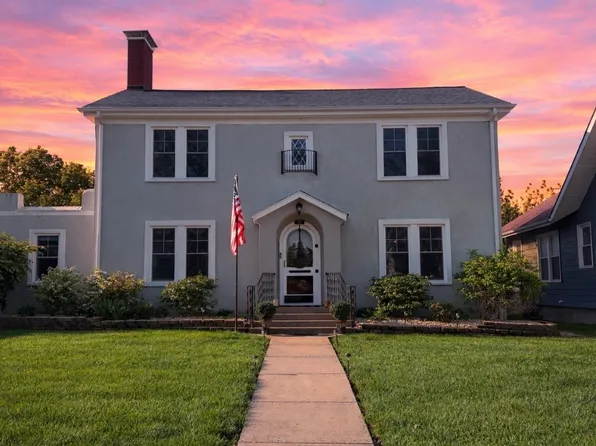 909 E 3rd St, Centralia, IL 62801