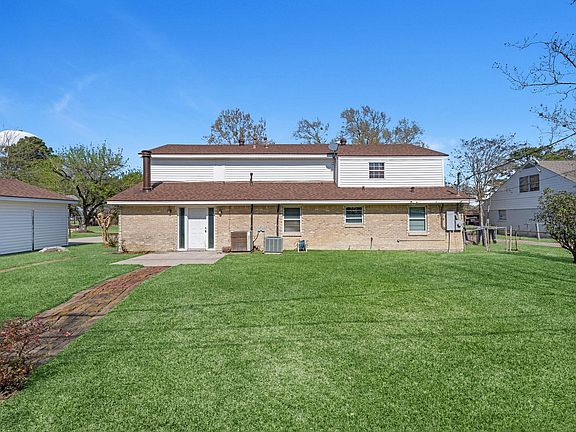4th image of 5105 Interlachen St