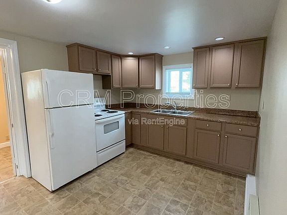 5th image of 823 N Western Ave