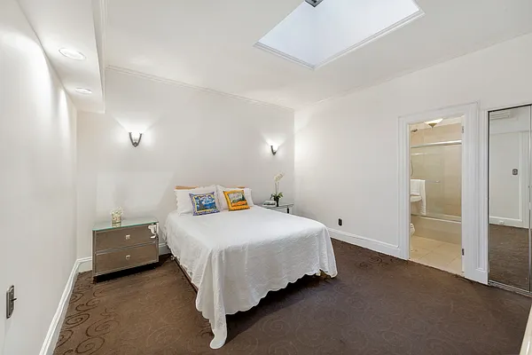 Rented by Compass | media 18