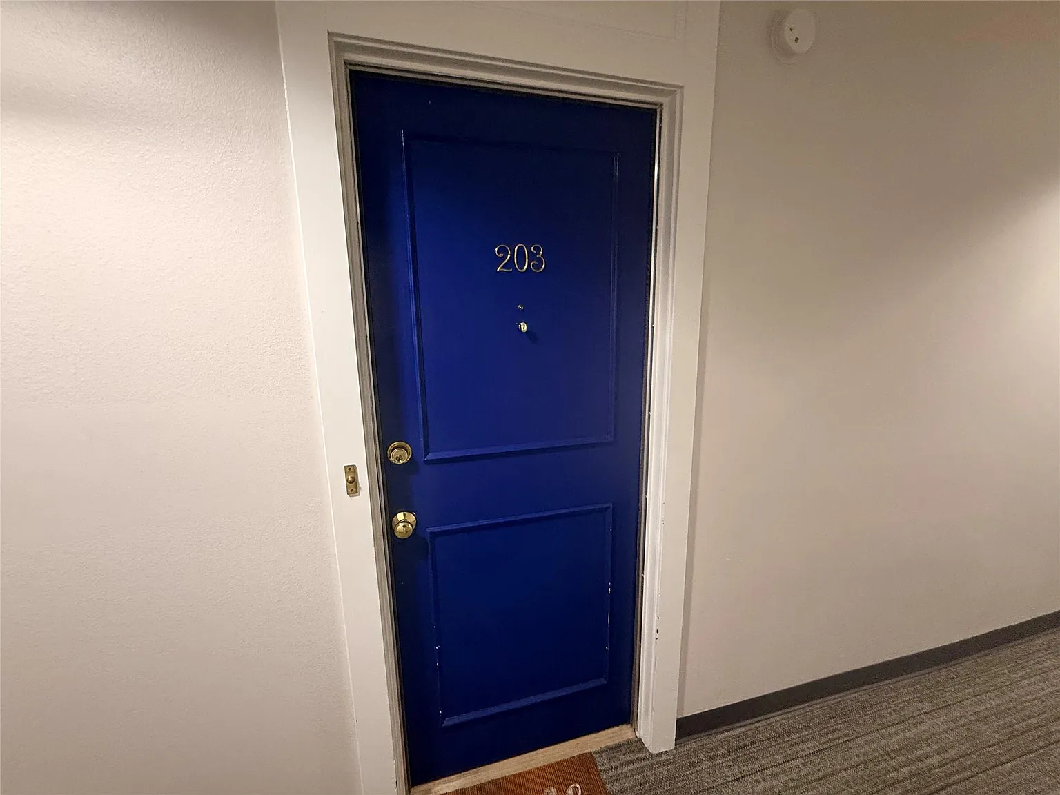 1 bed, 1.0 bath, 1026 sqft, $1,900 — Photo 3