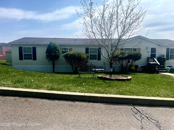 318 Echo Valley Dr, Shavertown, PA 18708