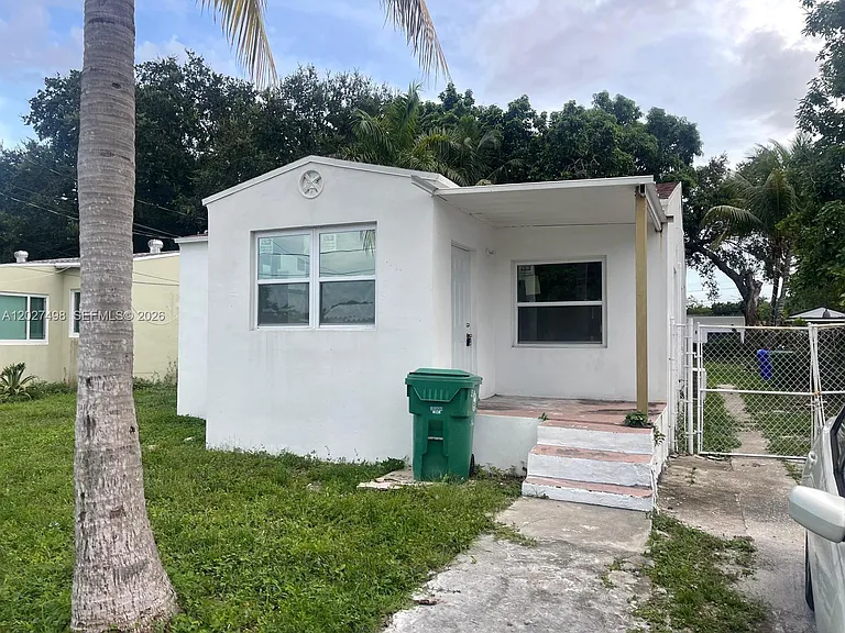 560 NW 53rd St — Photo 11
