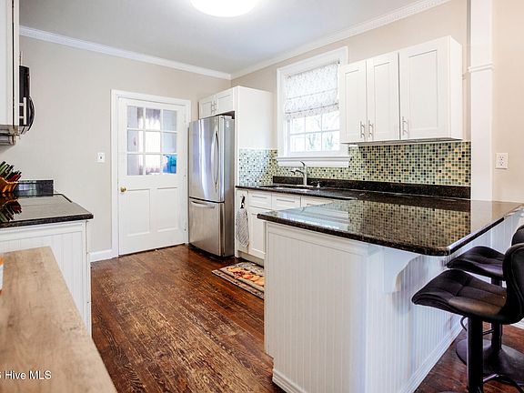 6th image of 302 Tarboro Street NE
