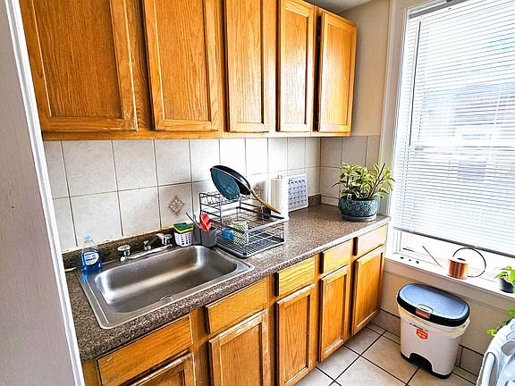 4th image of 1500 W Chase Ave #1W