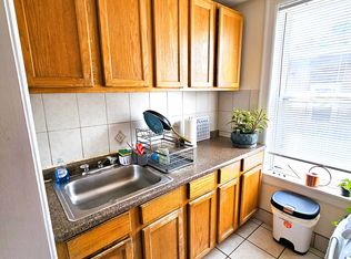7401 N Ashland Blvd #3, Chicago, IL 60626