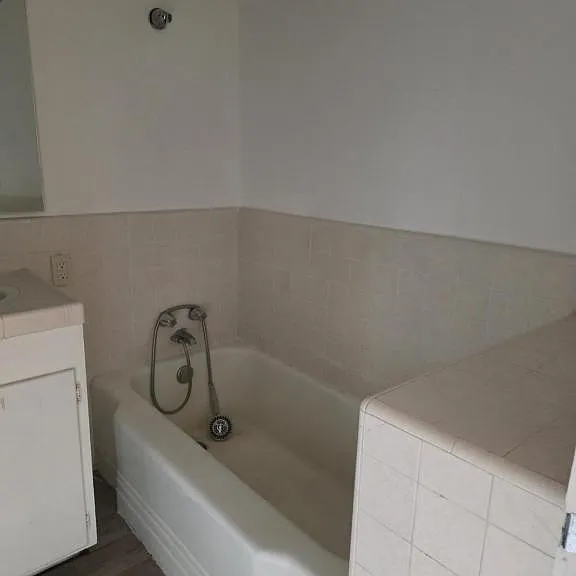 229 SW J St — Photo 8