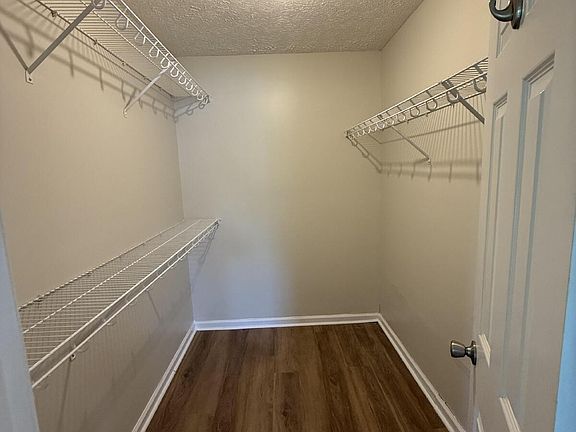 5th image of 753 Roebling Rd