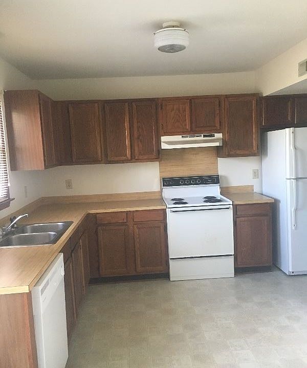 1st image of 1002 Westover Dr
