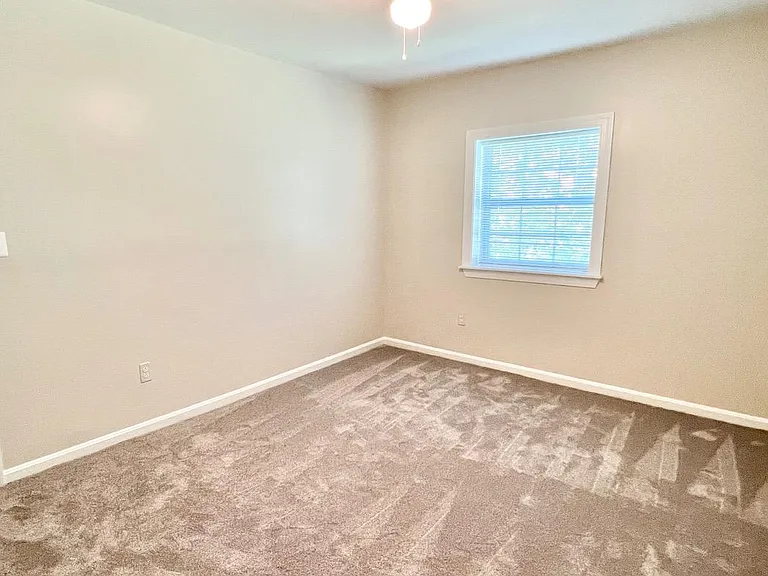 1748 N Rhodes St #6-321 — Photo 29
