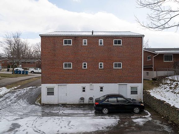 5th image of 3164 Woodward St