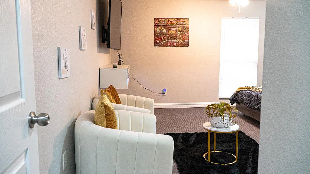 3 bed, 2.5 bath, 1700 sqft, $2,900 — Photo 2