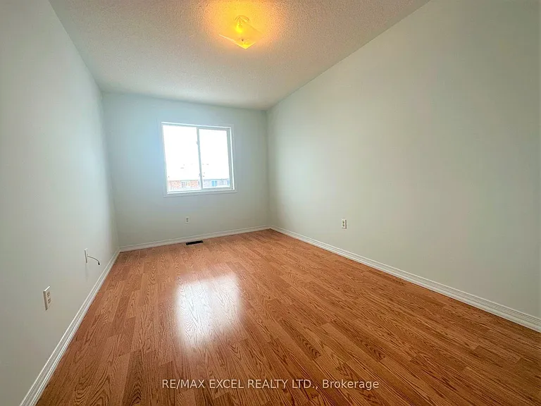 588 Hoover Park Dr — Photo 13