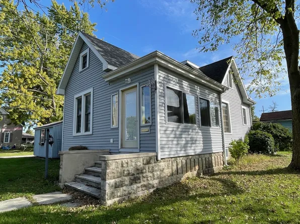 101 N Riverview Dr, Pontiac, IL 61764