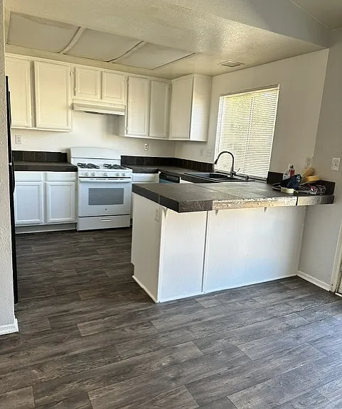 3735 Hollowglen Dr — Photo 2
