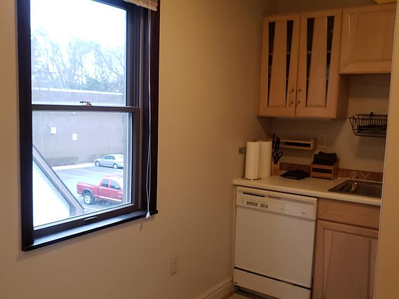 3rd image of 233 Union St Floor 2